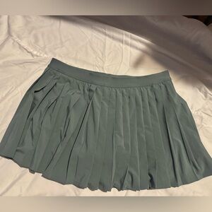 lululemon athletica high rise pleated skirt